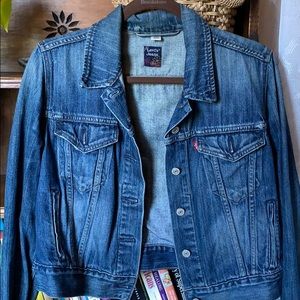 Levis trucker denim jacket